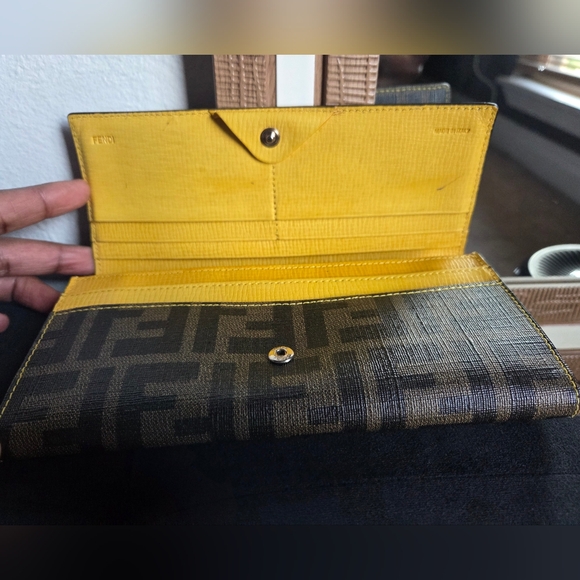 Authentic Fendi Monogram Wallet - Picture 2 of 9